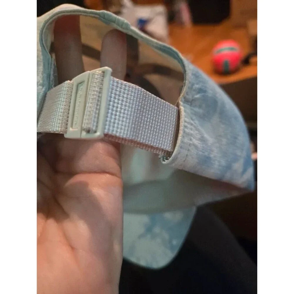 Lightweight size s/m adjustable lululemon hat